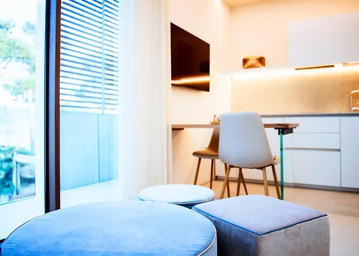 Vistamare Suite & Room